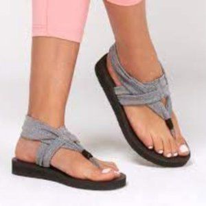 NWT Skechers Meditation Studio Kicks Yoga Foam Sandals in Grey